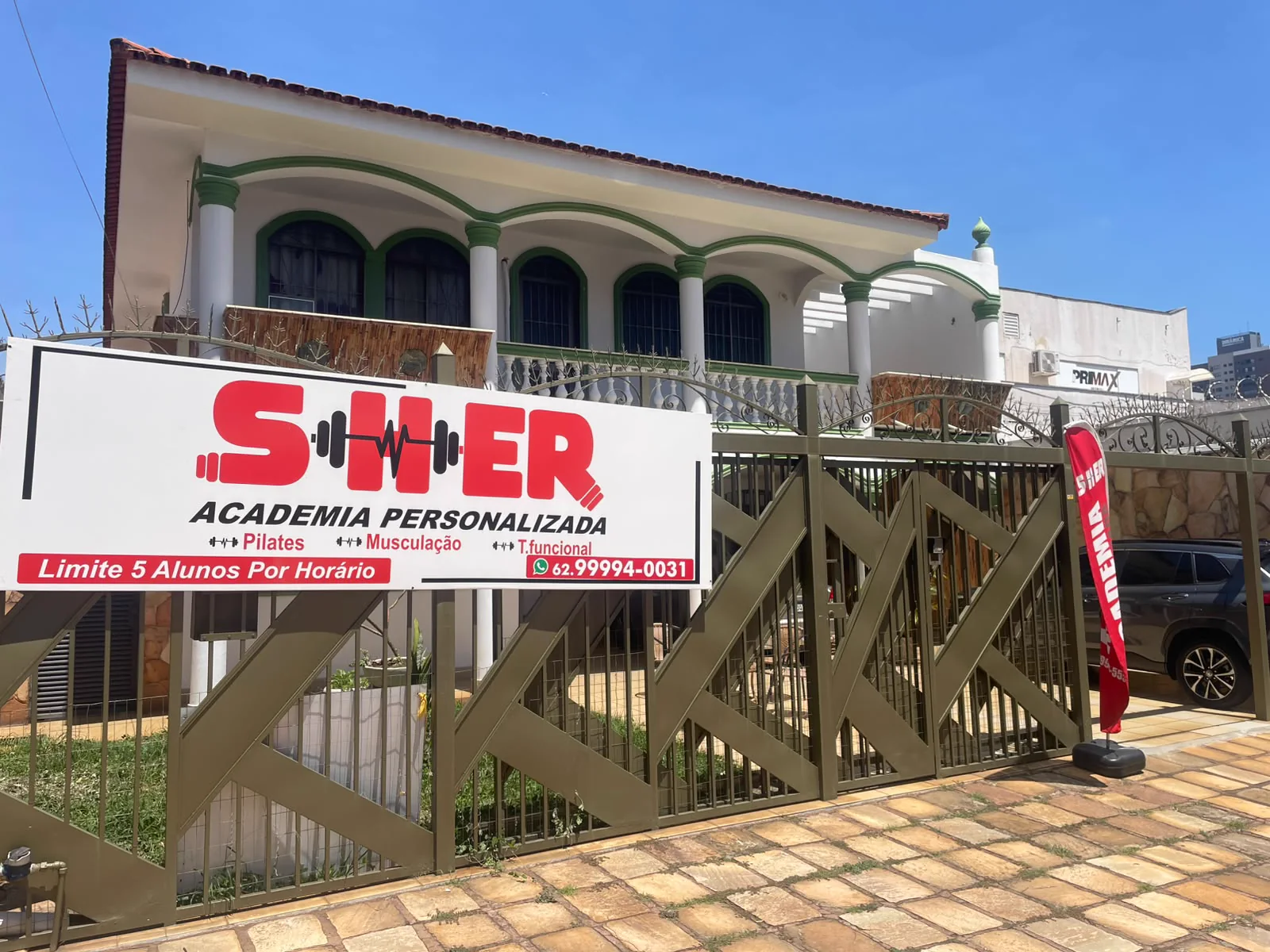 Fachada da Sher Academia Personalizada